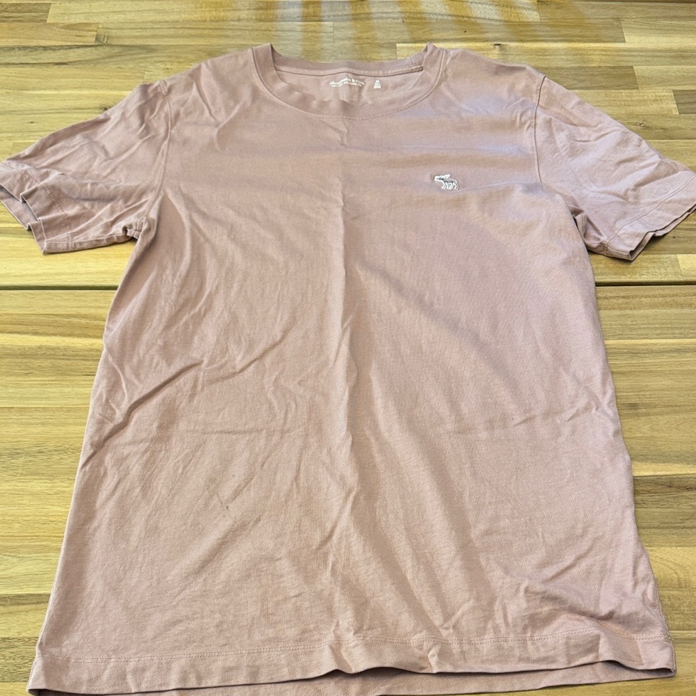 Abercrombie & Fitch Men’s Light Pink Short Sleeve Tee - Size M (Tall)
